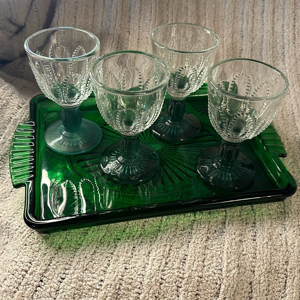 Green Sherry Set- cut out Glass Serving Tray w/4 glasses See Pics!